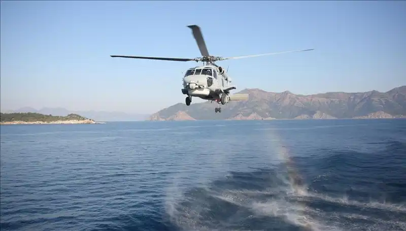 Askeri Helikopter Kriz Anında Denize Acil İniş Yaptı!