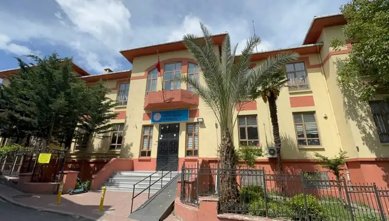 Depremde Hasar Gören 4 Okul Boşaltıldı: Yeni Riskler ve Gelecek Adımlar
