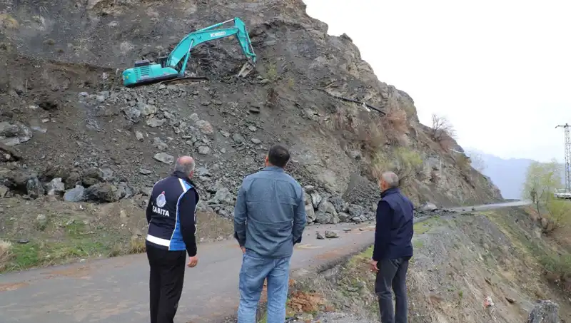Hakkari'de Kaya Düşmelerine Karşı Yeni Önlemler Alınıyor