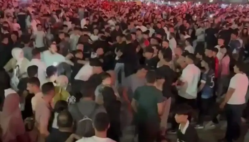 Bıçaklı Kavga Konserde Gerginliği Tırmandırdı: Üç Yara Bilgisi Geldi