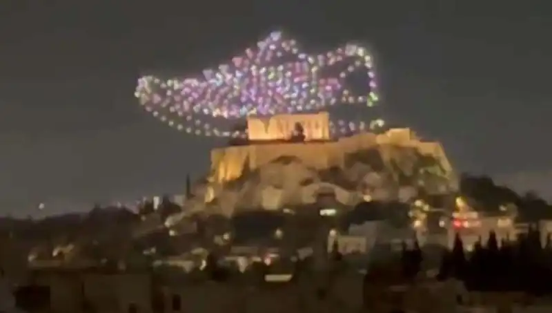 Akropolis Üzerinde Drone ile Reklam Uygulaması: Soruşturma Süreci Başladı