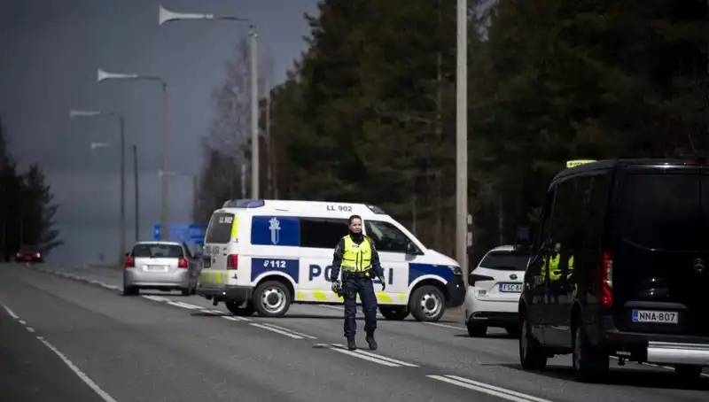 Finlandiya'da Okulda Bıçaklı Saldırı: Üç Öğrenci Yaralandı