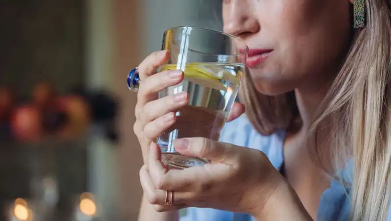 Aç karnına 1 Litre Su İçmenin Sağlığınıza Faydaları Neler?