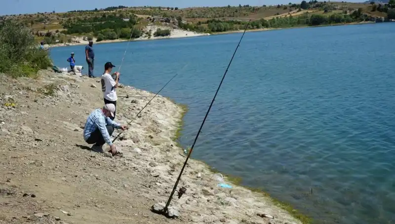 Kafeslerden Kaçan Balıklar Baraja Ulaştı, Olay Yerinde Nefes Kesici Anlar Yaşandı!