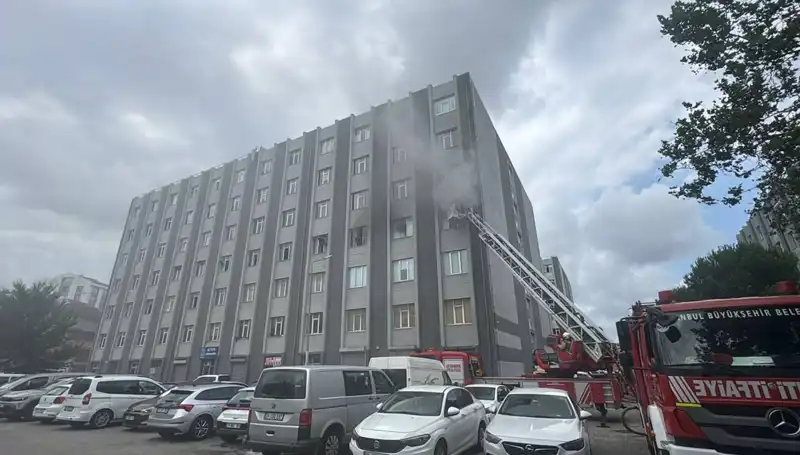 Çorap İmalathanesinde Dev Yangın: Fabrika Kül Oldu