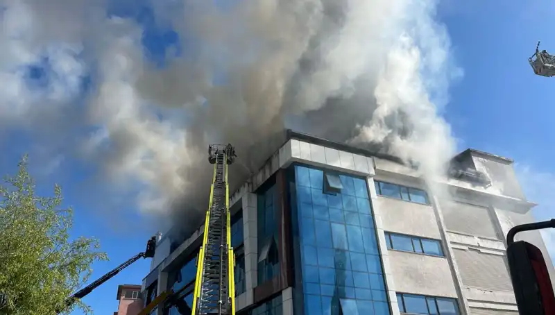 Esenyurt'taki Tekstil Atölyesinde Korkutan Yangın: Olayın Ayrıntıları