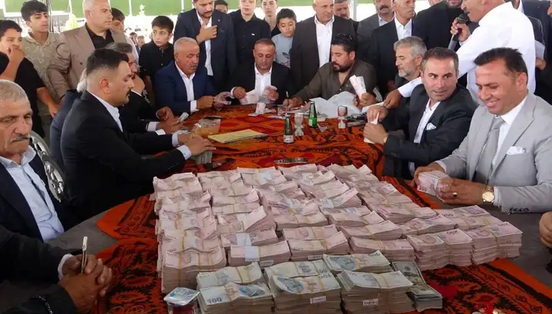 Aşiret Düğününde Geline 1,5 Kilo Altın, Damada 7,5 Milyon TL Takı Töreni