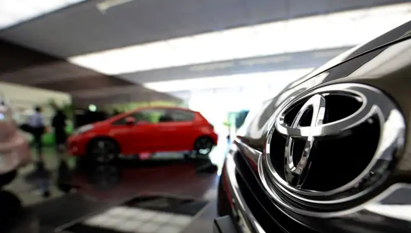 Toyota’nın Gizemli SUV’unun Tanıtımı Ertelendi: Beklentiler Neden Artıyor?