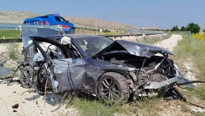 Sivas’ta İki Farklı Trafik Kazası: 9 Yaralı Hastaneye Kaldırıldı