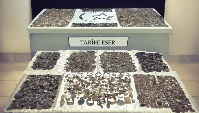 Türkiye Sınırında 12.770 Tarihi Eser Ele Geçirildi: Kaçakçılığın Yeni Boyutu!