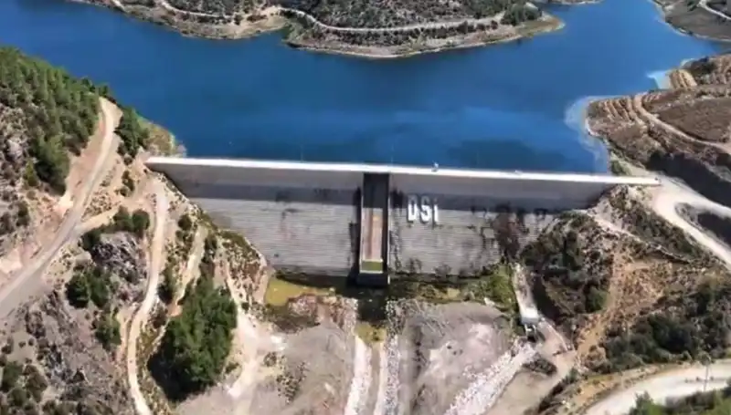 Çeşme'de Su Kesintileri Sonunda Tarih Oluyor, Uzun Bekleyiş Sona Eriyor!