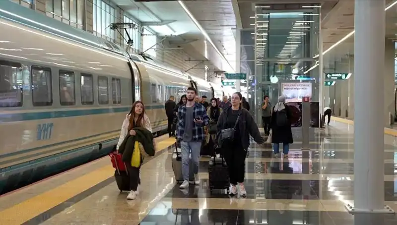 YHT'lerde Yeni Ek Seferler, Yolculara Hızlı ve Rahat Seyahat İmkanı Sunuyor