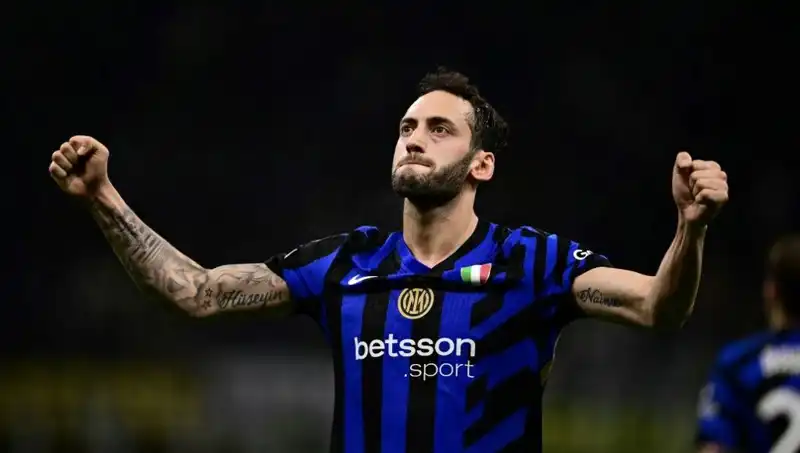 Hakan Çalhanoğlu’nun Tatili Sona Eriyor: Inter’e Dönüş İçin Hazırlıklar Başladı