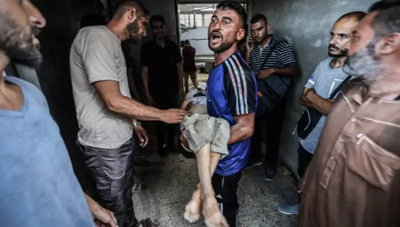 İsrail'in Gazze'deki Bombardmanı: Bir Günde 90 Filistinli Hayatını Kaybetti