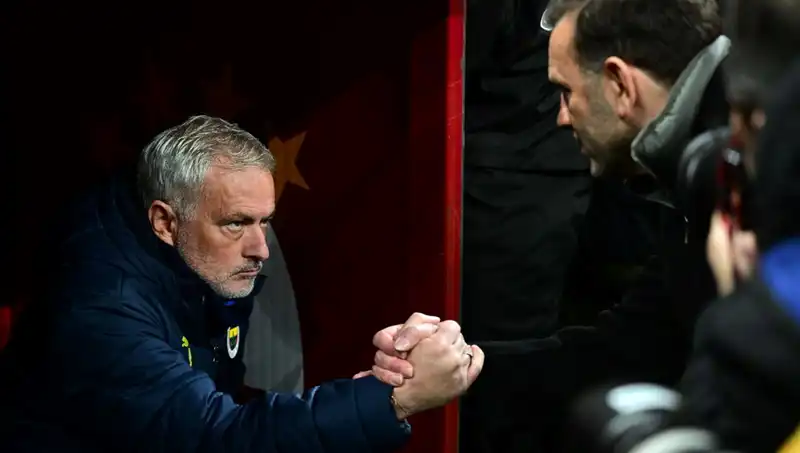 Derbiye Geri Sayım: Mourinho ve Buruk, 3. Kez Karşı Karşıya!