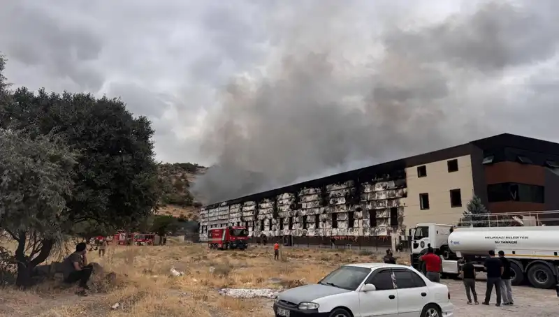 Kayseri'deki Mobilya Fabrikasında Korkutan Yangın: Olayın Ardındaki Sebepler