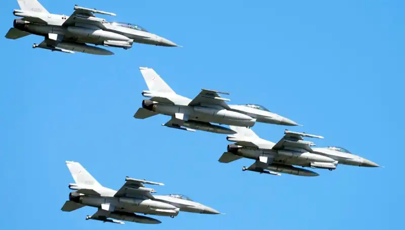 ABD'nin F-16 Planı: Ukraynalı Pilotlar İçin 310 Milyon Dolara Eğitim Süreci Başlıyor