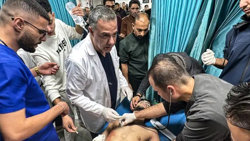 İsrail’in Gözaltında Tutulan Filistinli Hastane Müdürü Dramatik Bir Kayba Uğradı