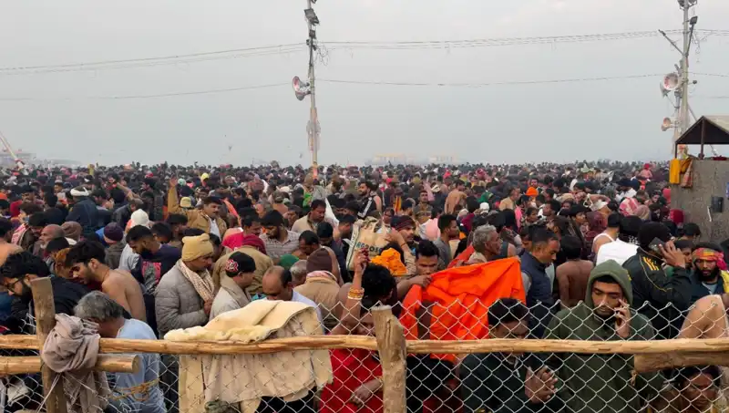 Hindistan'daki Dini Festivalde İzdiham: Hayatını Kaybedenlerin Sayısı Artıyor