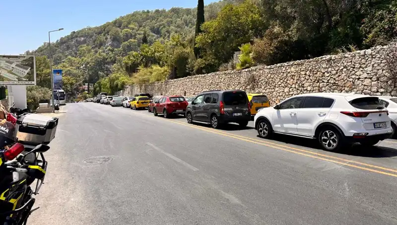 Fethiye-Ölüdeniz Yolunda Tatilciler İçin Üç Kilometrelik Kuyruk Oluştu!