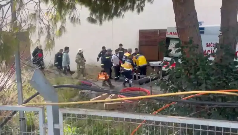 İstanbul'da Trafo Merkezinde Patlama: İşçi Hayat Mücadelesi Veriyor