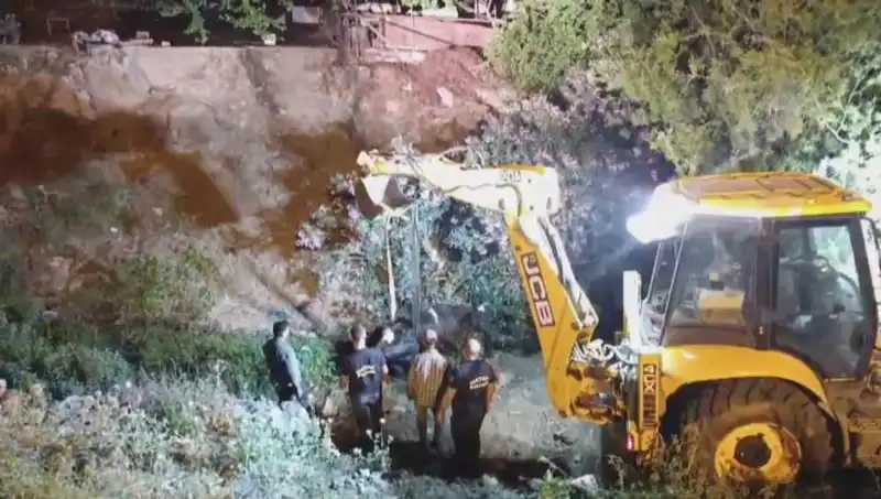 Hatay'da İnek İçin Gerçekleştirilen Kurtarma Operasyonu Görenleri Şaşkına Çevirdi