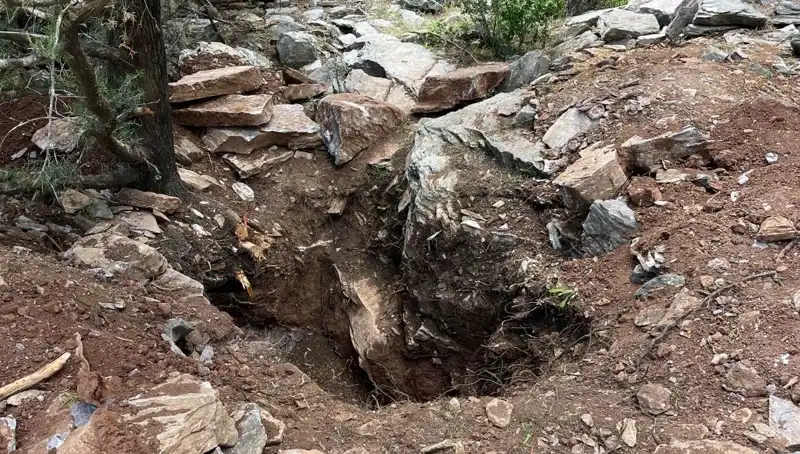 Eski Vali ve Emekli Albay Define Peşinde, Suçüstü Yakalandılar!