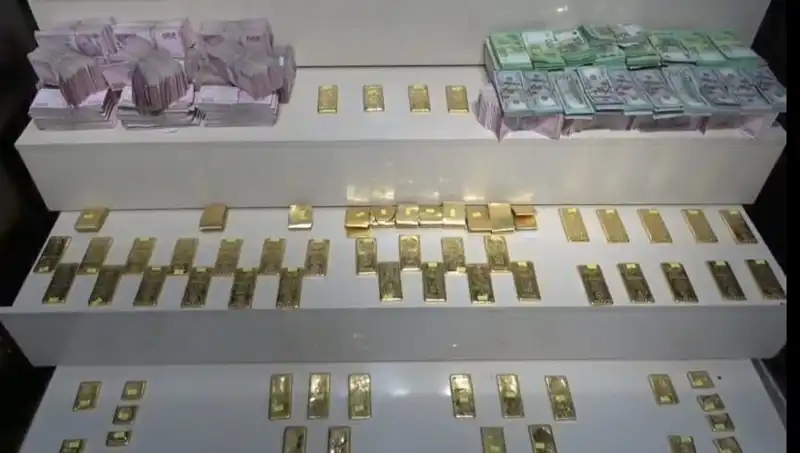 Van Havalimanı'nda Kaçak Altın ve Para Operasyonu Gerçekleşti!