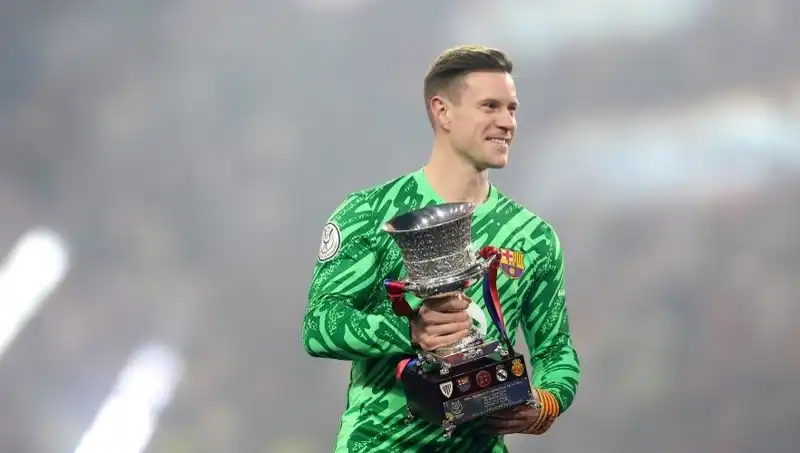 Barcelona’nın Süper Kalecisi Ter Stegen Sakatlıktan Dönüyor!