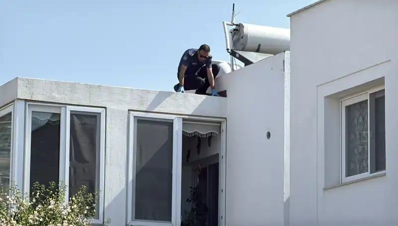 Bodrum'da Çatıdan Düşen Emekli Polis Hayatını Kaybetti: Olayın Ardındaki Gerçekler