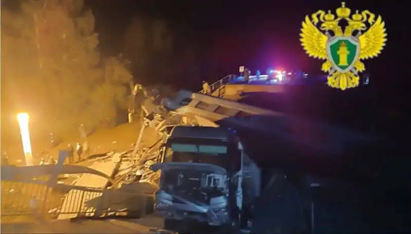 Rusya'da Köprü Çökmeleri ve Raydan Çıkan Trenler: Sarsıcı Bir Kaza
