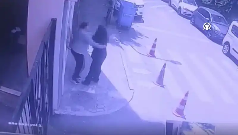İstanbul'da Lise Tuvaletinde Yaşanan Dehşet Olayı Gözleri Üzerine Çekti