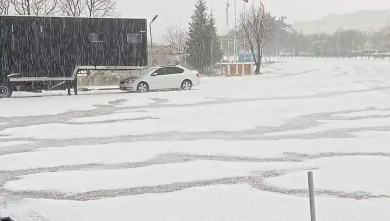 Tekirdağ'ı Beyaza Bürüyen Ceviz Büyüklüğünde Dolu Felaketi