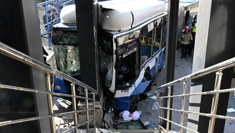 Ankara'da Üzücü Otobüs Kazası: 27 Yaralı, Biri Ağır Durumda