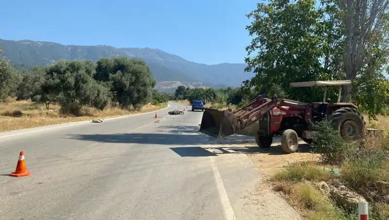 İzmir'de Motosiklet Kazası: Sürücü Ağır Yaralandı, Olayın Detayları Hayrete Düşürüyor