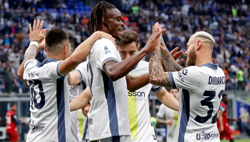 Serie A'da Zirvede Puanlar Eşitlendi: Şampiyonu Play-Offlar Belirleyebilir mi?