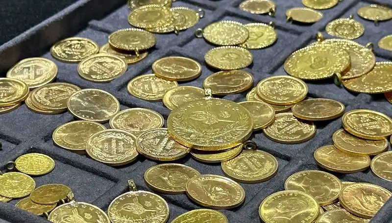 Hafta Sonu Altın Fiyatları: Yükselmekte Mi, Düşmekte Mi?