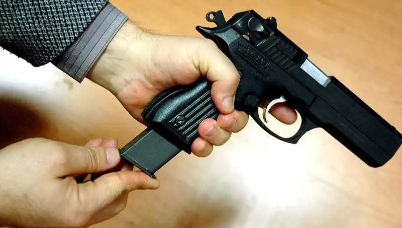 Genç Adamın Silah İle Oynarken Yaşadığı Trajedi: Hayatını Kaybetti