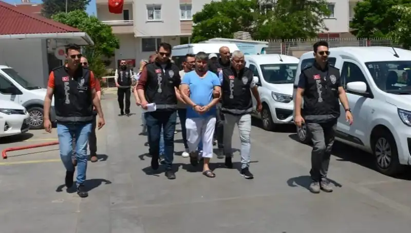 Lüleburgaz'da Fuhuş Operasyonuyla 10 Kişi Gözaltına Alındı