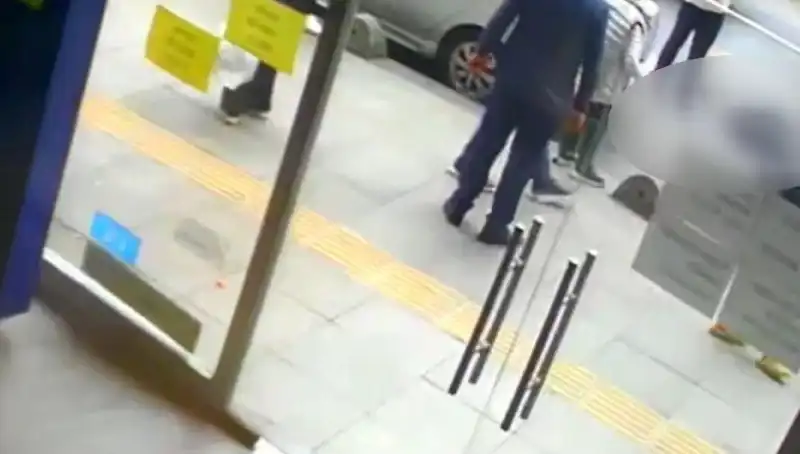 Esenler'de Şok Eden Kaza: Hafriyat Kamyonu Duyguları Dağıttı!