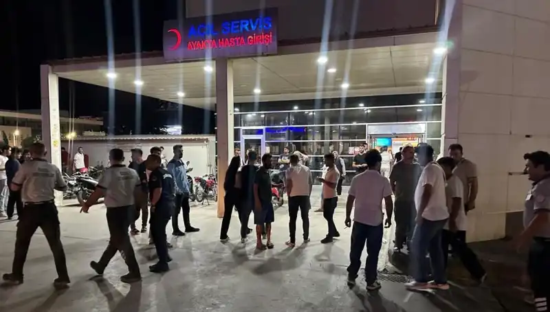 Acil Servis Önünde Tekme Tokat Kavga: Sağlık Çalışanları İsyanda!