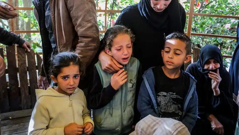 Gazze'deki Savaş: Can Kaybı 52 Bin 400'e Yükseldi, Halk Terk Ediyor