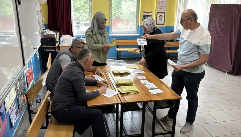 Türkiye'nin 405 Mahallesi ve Köyü Yeni Muhtarlarını Seçti