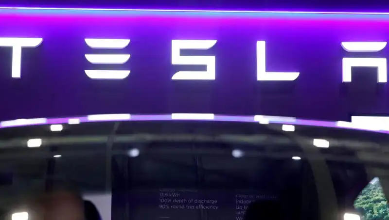 Tesla'nın Sürücüsüz Taksi Hizmeti "Robotaxi": Gelecek Artık Burada!