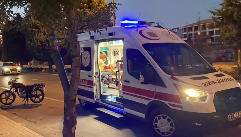 Otomobilin Motosiklete Çarpması Sonrası Büyüleyici Kaza Anı: Sürücü Kaçtı