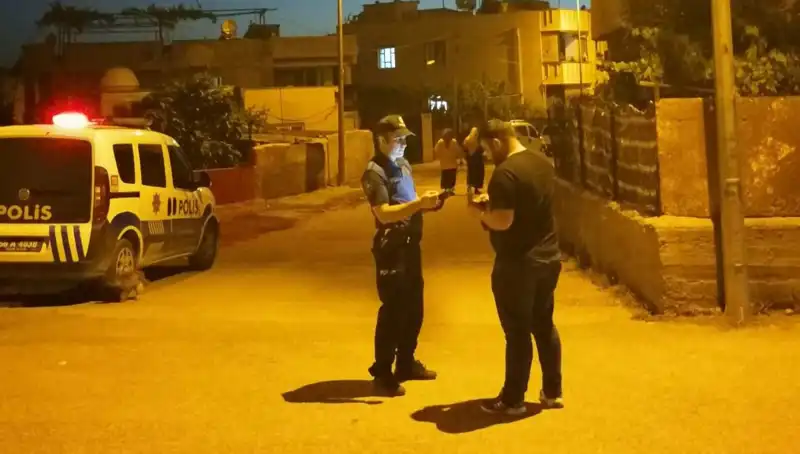 Husumetlilerinin Evine Ateş Açan Saldırgan Kaçtı, Olay Yerinde Dehşet Tüneli