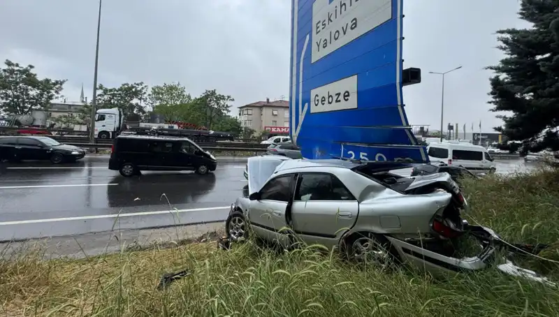 Trafik Levzasına Çarpan Araçta Bir Kişi Yaralandı