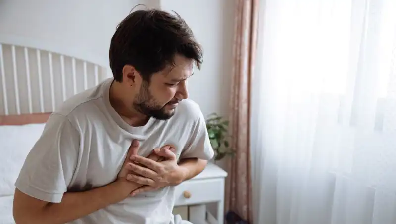 Sabahları Ortaya Çıkan Bu Belirti Kalp Sağlığınızı Tehlikeye Atabilir!