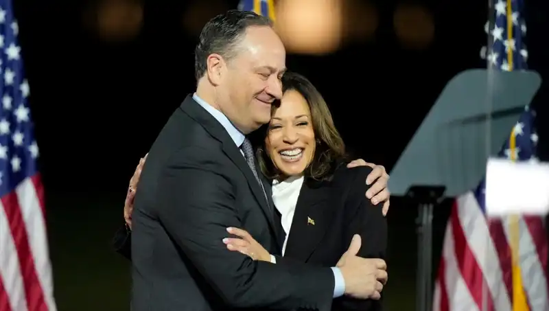 Trump, Kamala Harris'in Eşini Neden Kovdu? Şok Edici Gelişmeler!