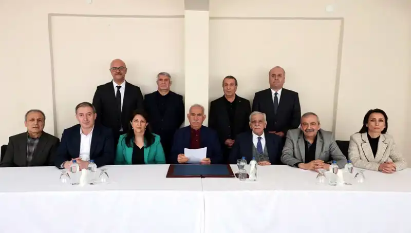 PKK'nın Fesih İlanı: Türkiye'nin Terörsüz Geleceği İçin Neler Değişecek?
